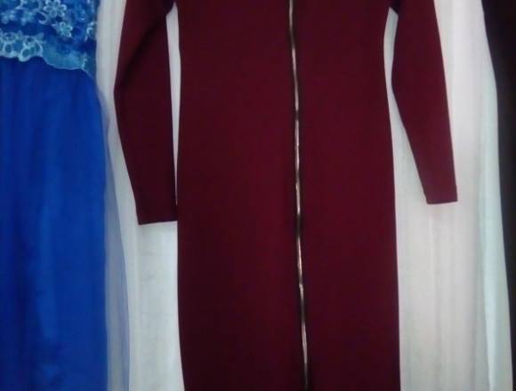 vestido Vinotinto sencillo con una espalda hermosa