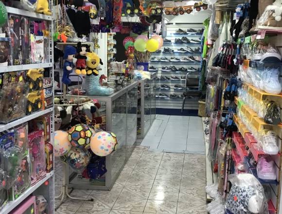 VENDO ALMACEN DE ROPA DE NIÑOS Y JUGUETES.