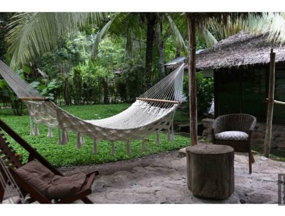 Hermosa casa ecologica al canto del Rio Shilcayo - ALQUILA POR SEMANA