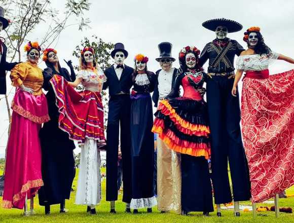 El HALLOWEEN EL DIA D MUERTOS CATRINAS PERSONAJES.