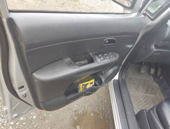 Se vende Kia Rondo 3 filas de asiento