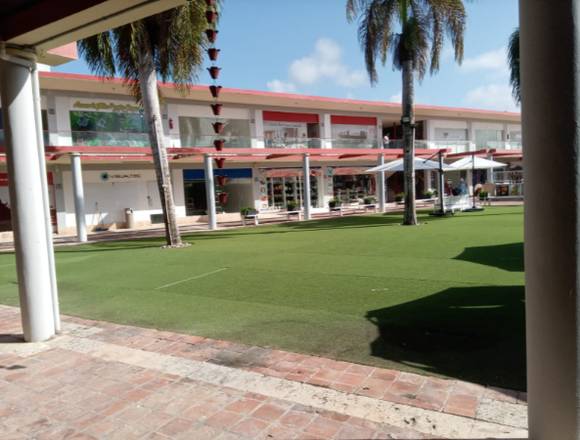 Excelente Local De 50 M2 en Plaza Comercial,Bavaro