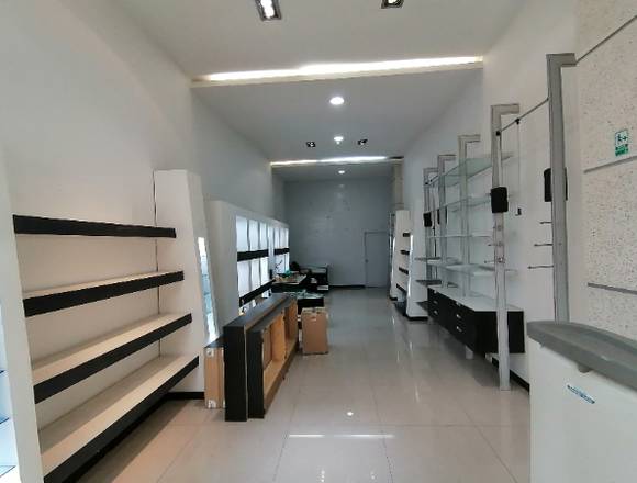 Vendo Local Comercial en el CC Santafé Bogotá