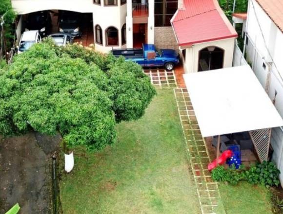 Casa en amplio terreno, Cajón de Grecia, Alajuela 