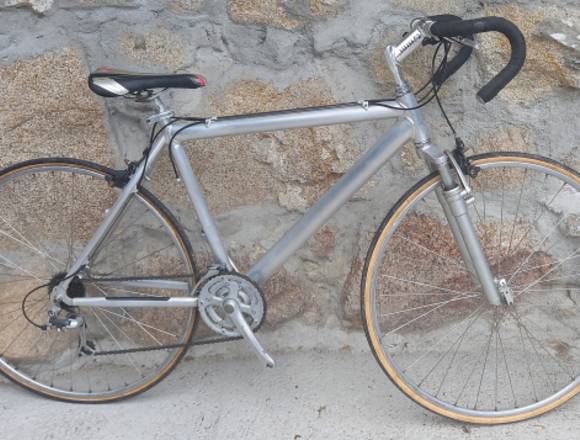 Bicicleta de carretera aluminio.