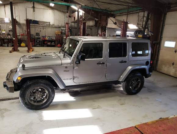 JEEP WRANGLER 05 PUERTAS 2014