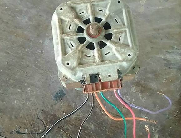 Vendo Motor de lavadora marca Whirlpool. 