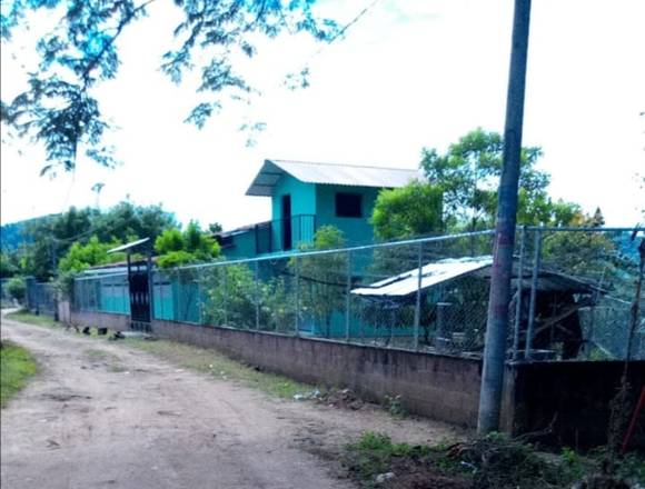 Hermosa casa con terreno. 