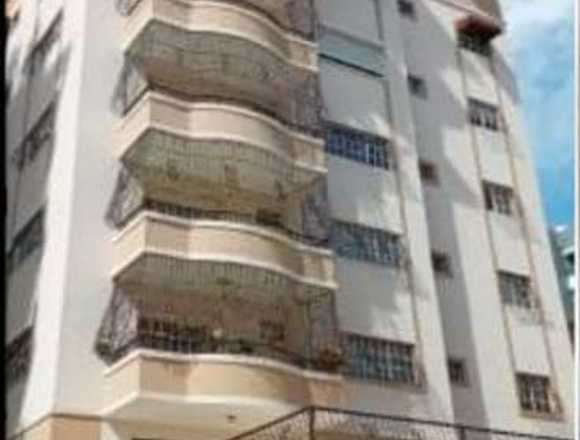 VENDO APARTAMENTO EN BELLA VISTA EN TORRE