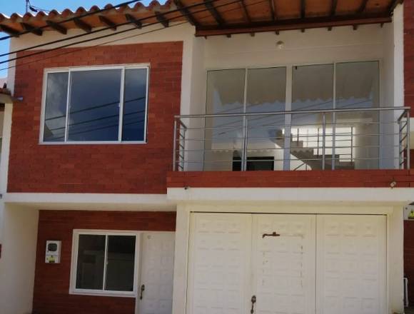 Amplia Casa en venta- excelente oportunidad