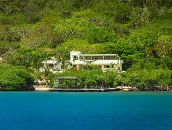 Hermosa casa de Playa en Venta isla Barú