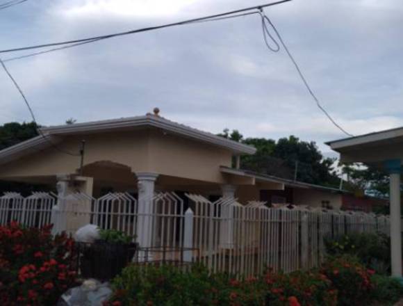 Se Vende o Se Alquila Residencia en Chitre-Herrera