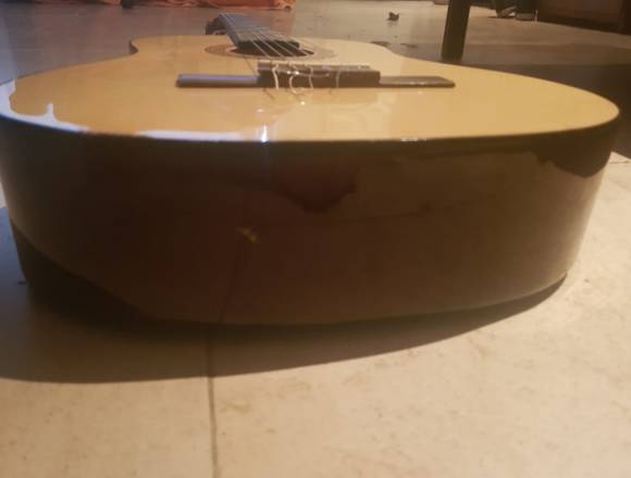 Guitarra Criolla poco uso