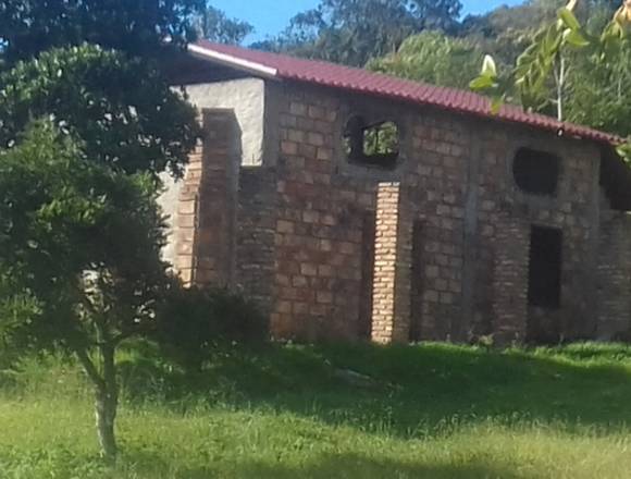 SE VENDE CASA DE CAMPO EN LA CASA  DEL PADRE