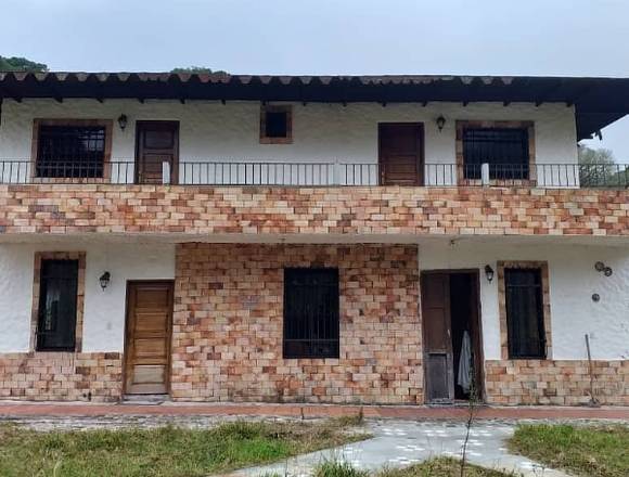 SE VENDE HERMOSA CASA DE CAMPO EN LLANO LARHO