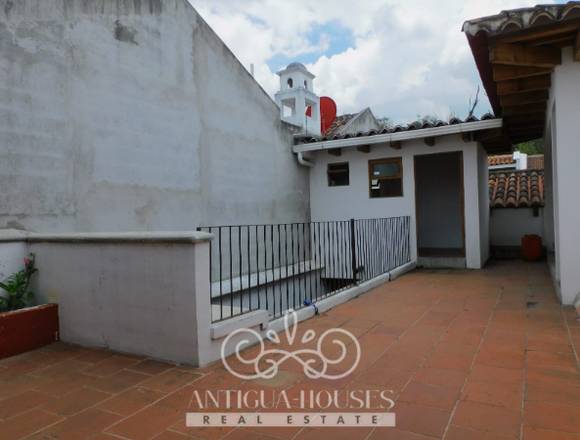 SE RENTA CASA EN ANTIGUA GUATEMALA