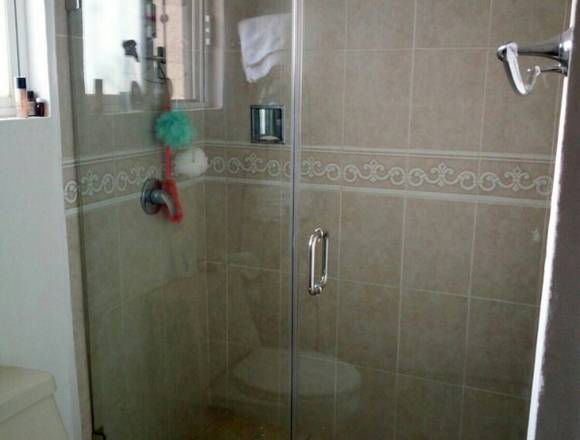 División de baño sistema batiente 