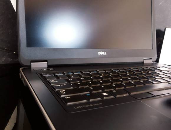 Llego Black Noviembre con laptop DELL  CoreI5