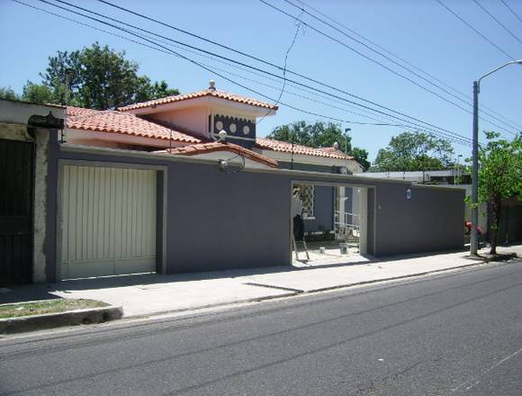 VENTA DE CASA EN COLONIA SAN BENITO