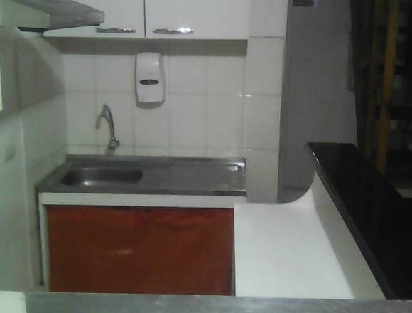 TRASPASO LOCAL CON MUEBLES INCLUIDO
