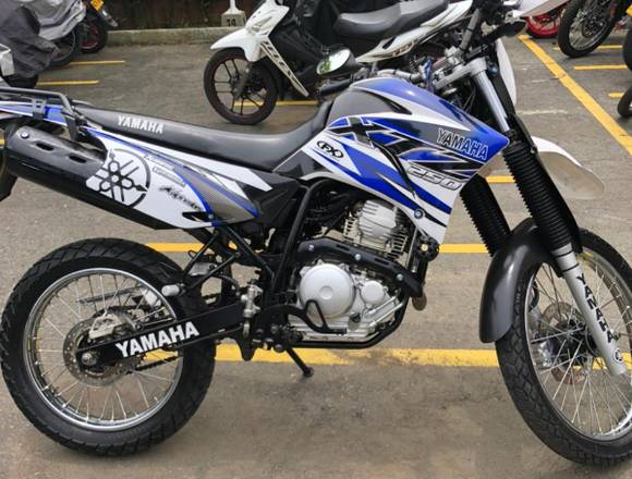 HERMOSA MOTO YAMAHA  XTZ 250 