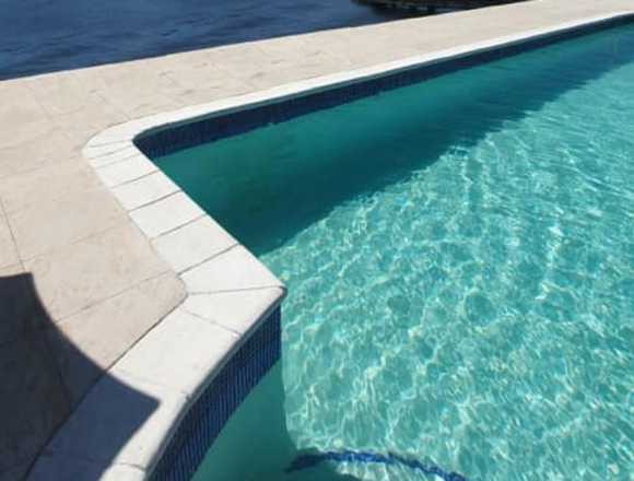 Piscinas y jacuzzis construcción.