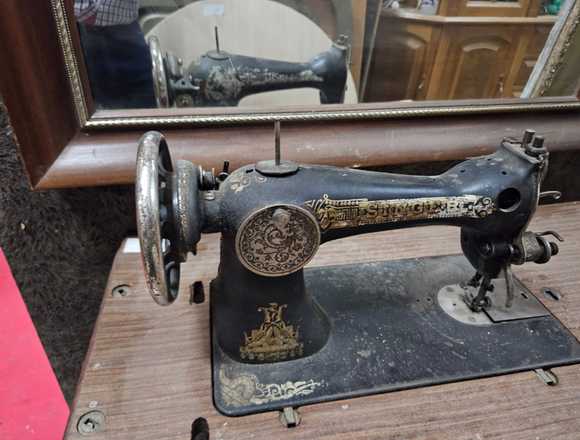 Máquina de coser Singer años 50