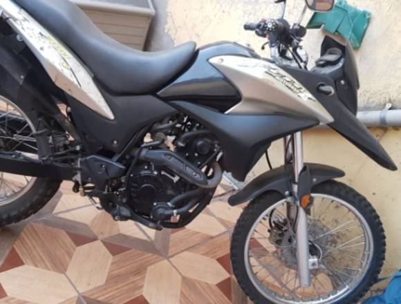 VENDO SUPER MOTO VELOZ