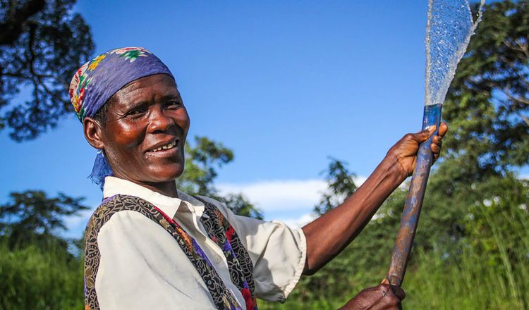  الوليد للإنسانية تدعم المزارعين في أفريقيا جنوب الصحراء الكبرى وتوفير أدوات الري المناسبة خلال جائحة كوفيد-19 