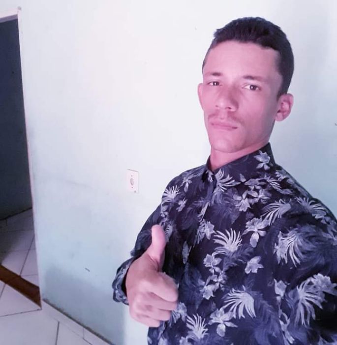 Jhonais B.