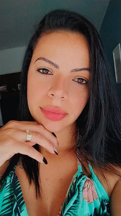 Aline A.