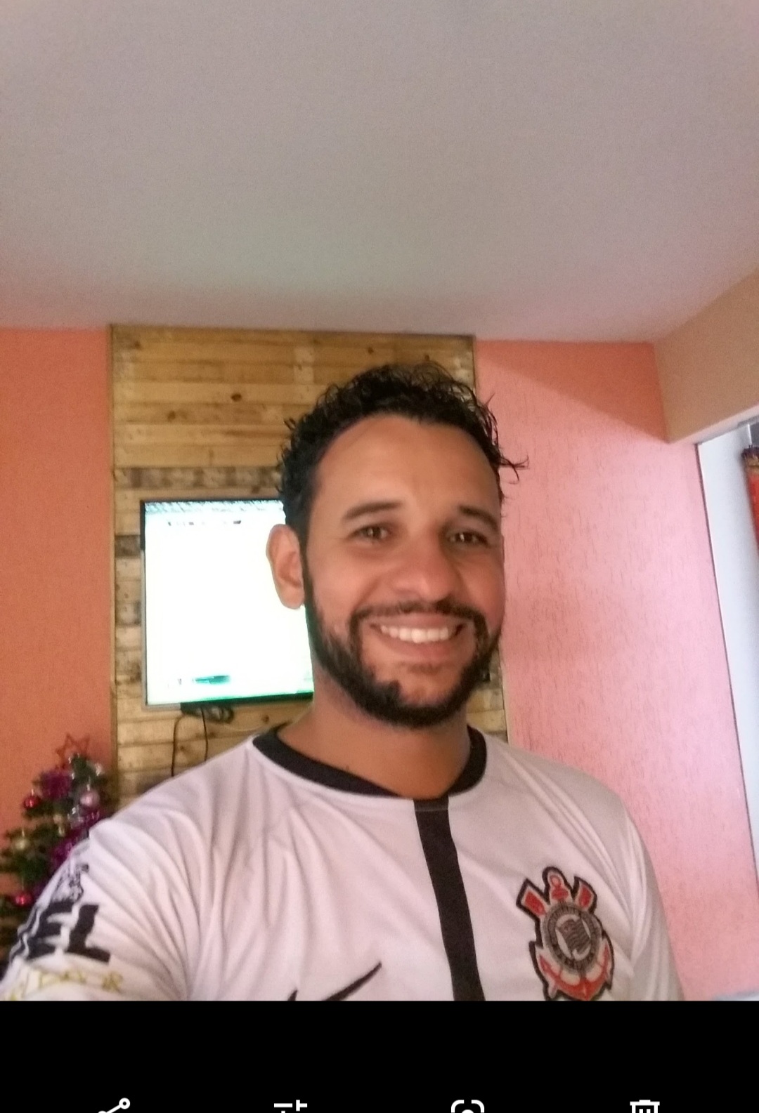 Jair L.