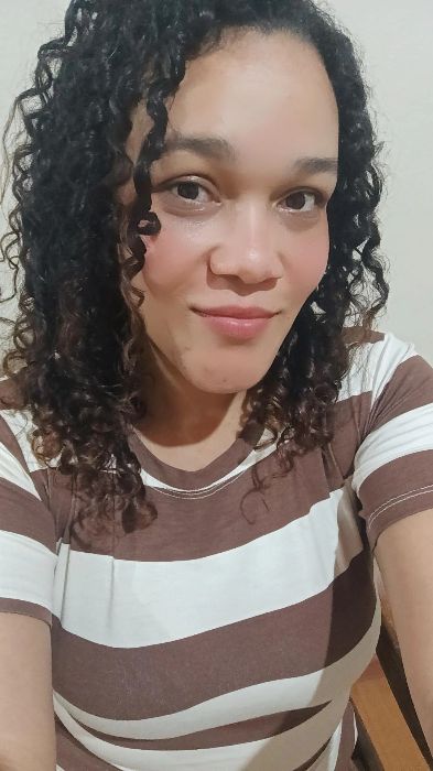 Viviane N.