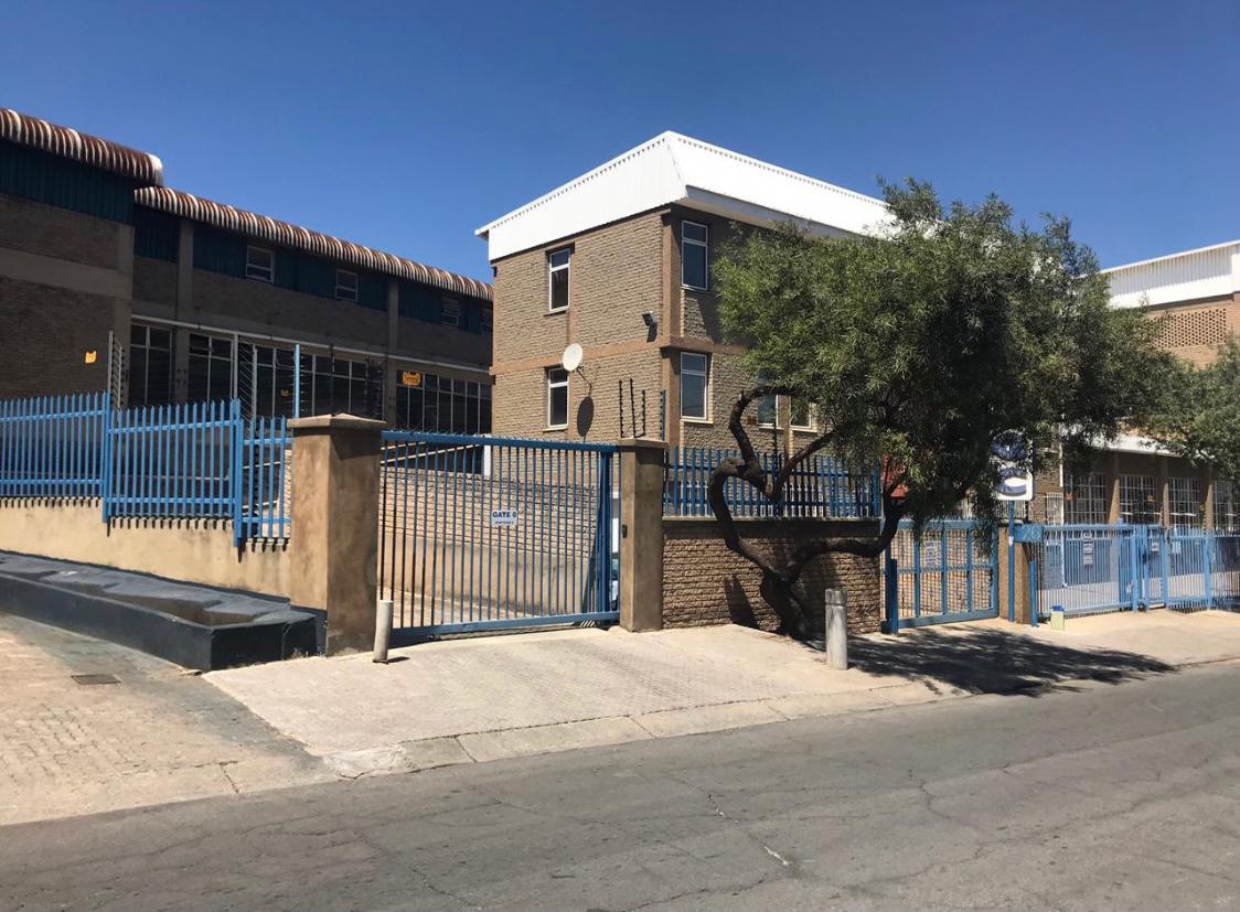 Industrial property to let in Kew