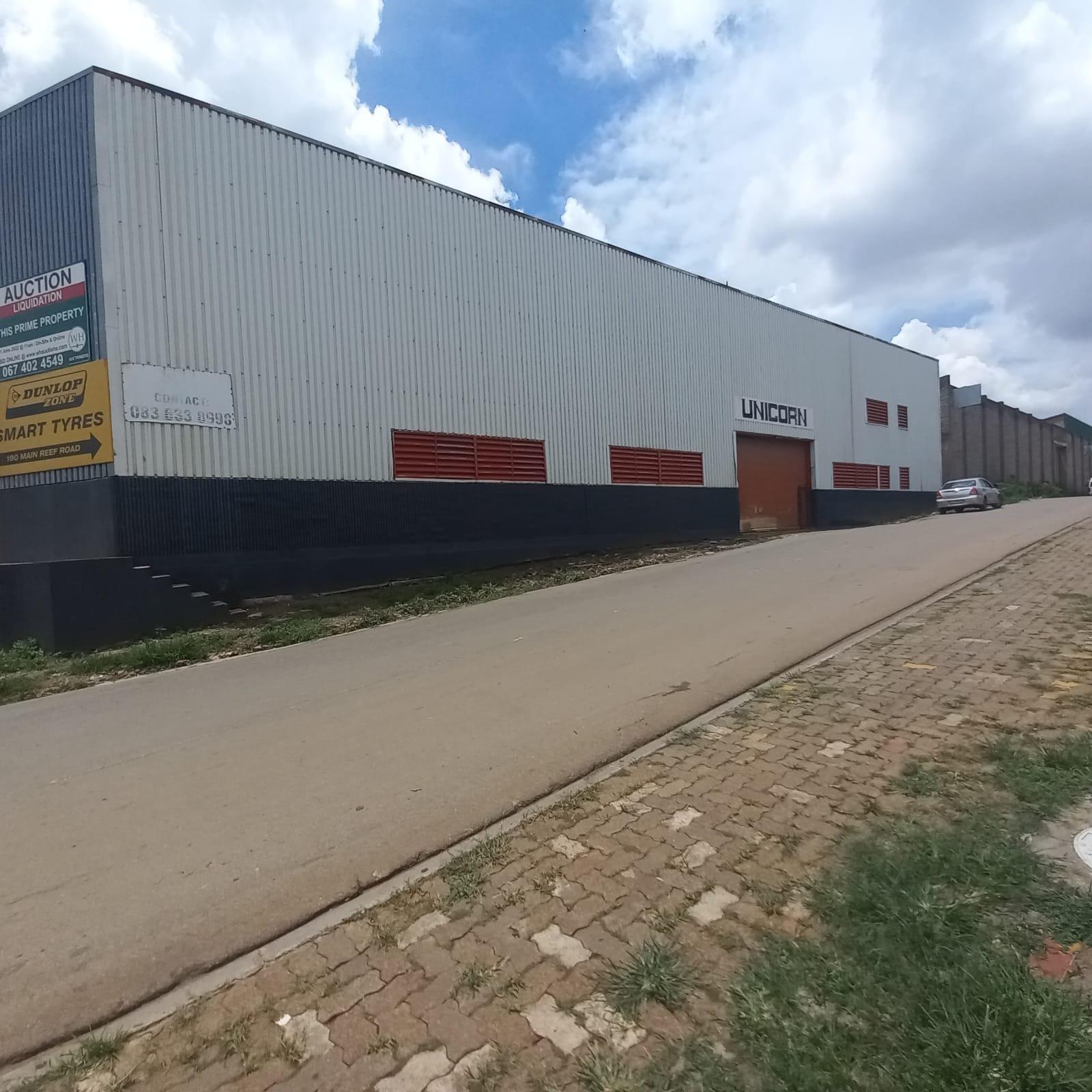 Free standing property to let in City West