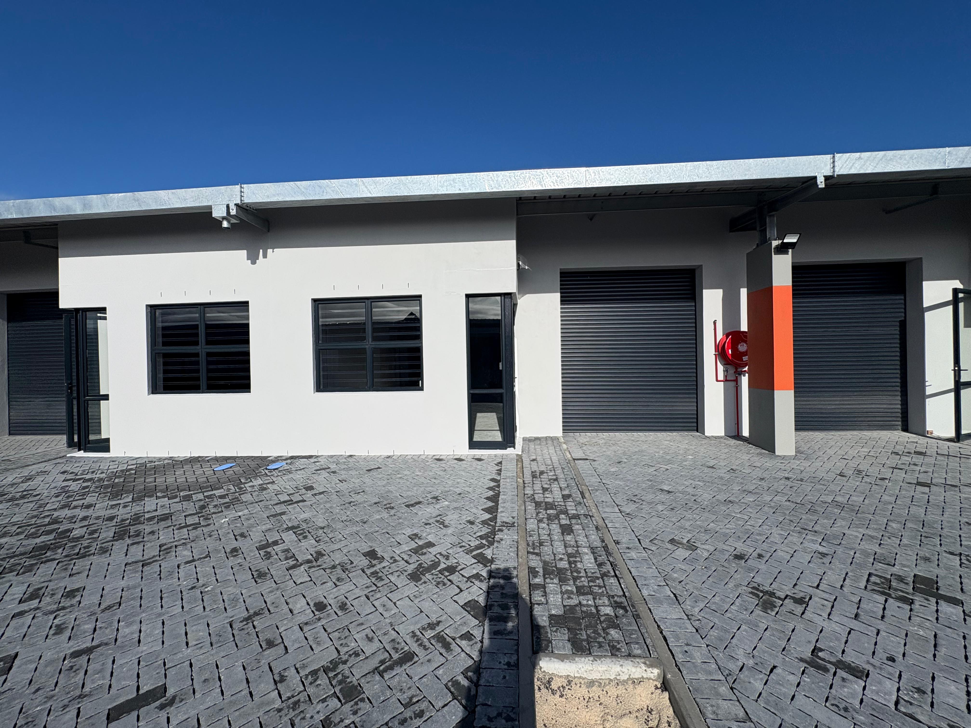 H05, SCHOOL STREET | WAREHOUSE TO RENT | THE EXCHANGE, MONTAGUE GARDENS | 115m²