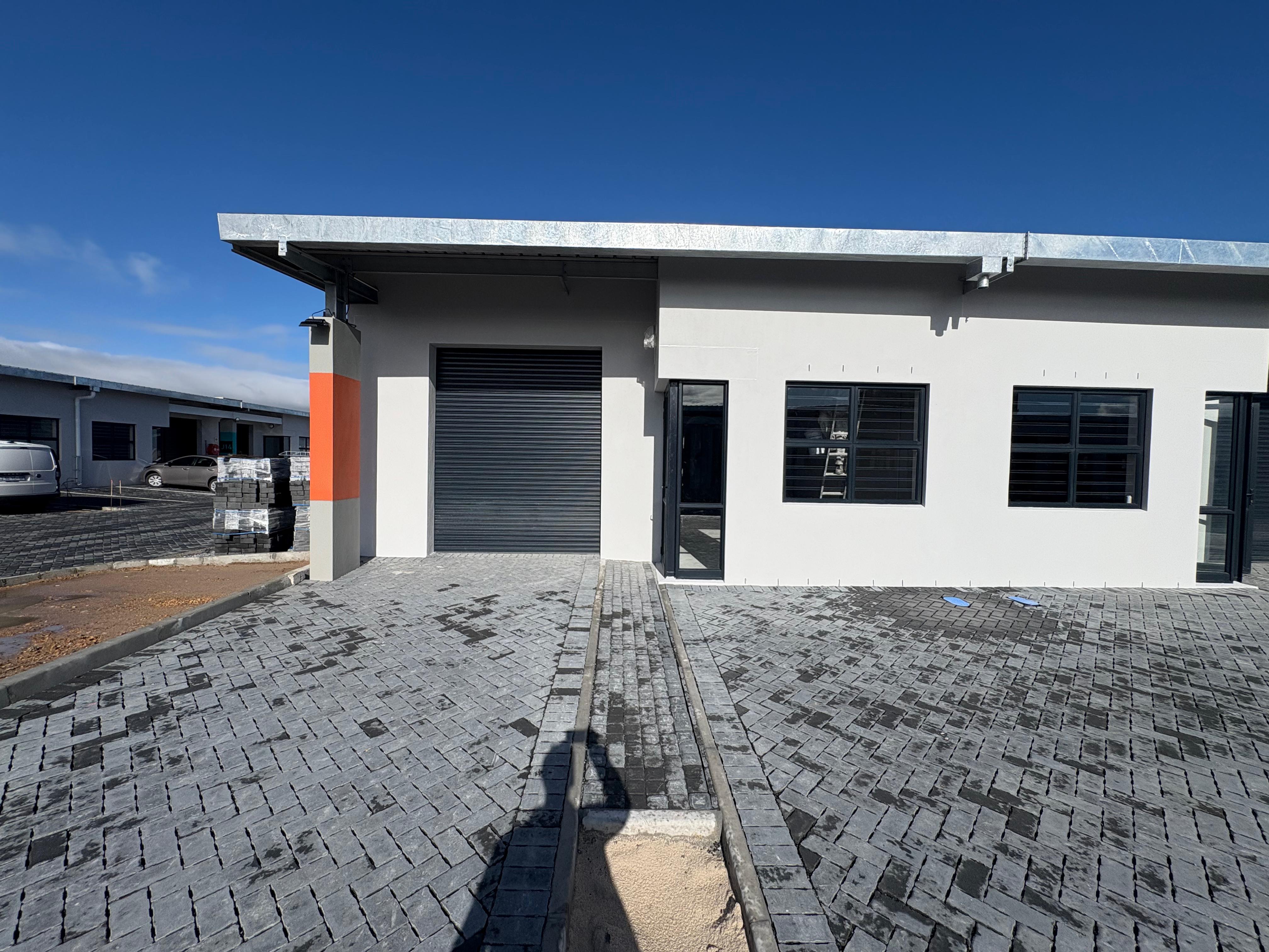 SCHOOL STREET | WAREHOUSE TO RENT | THE EXCHANGE, MONTAGUE GARDENS | 123m²