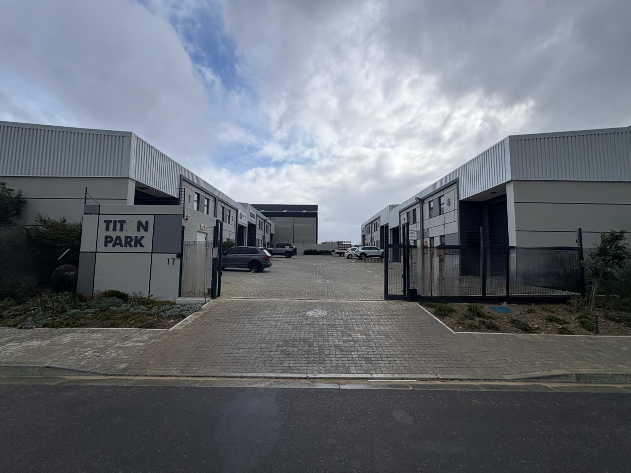 TITAN PARK | WAREHOUSE FOR SALE | RIVERGATE | 132m²
