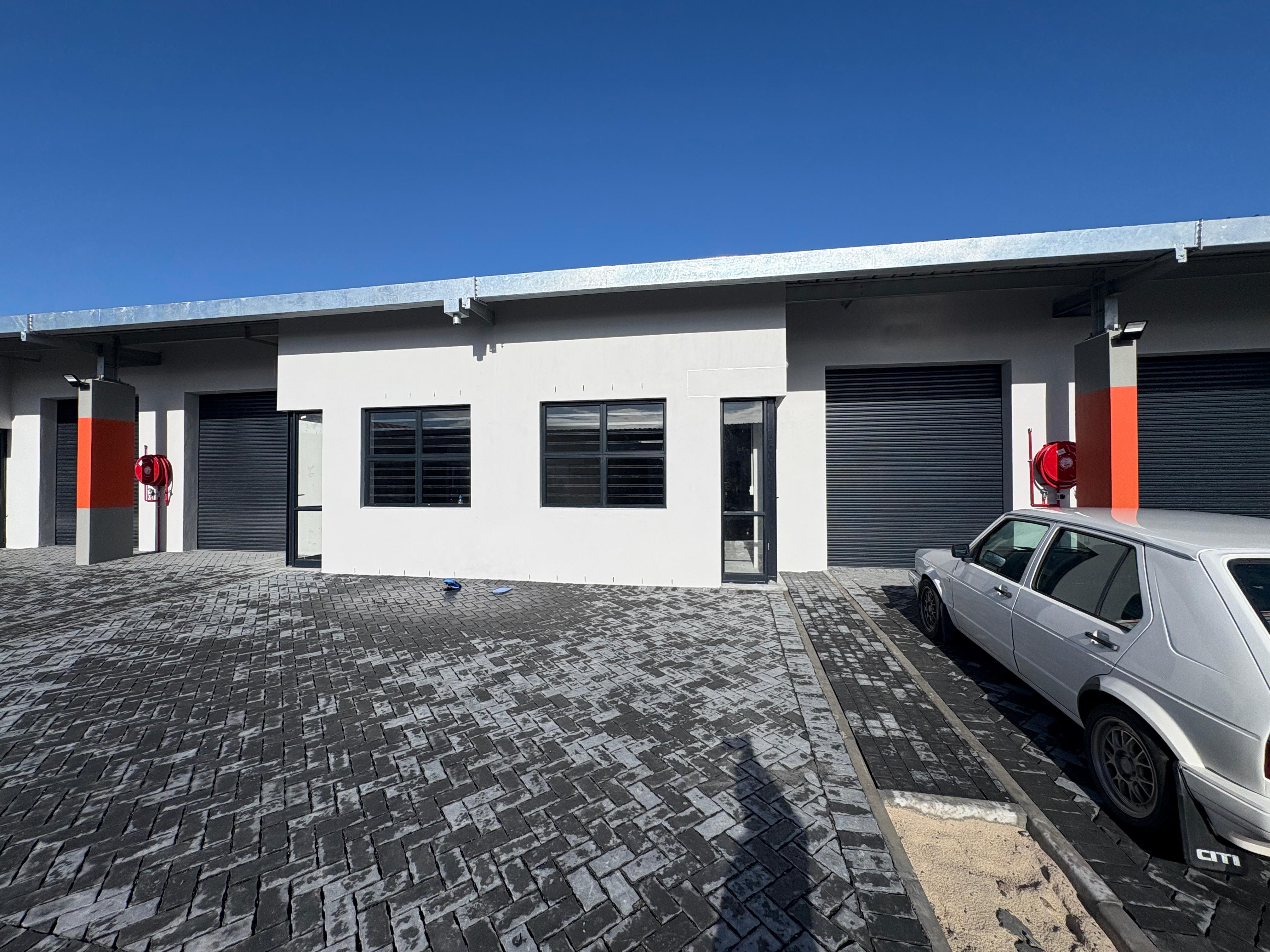 SCHOOL STREET | WAREHOUSE TO RENT | MONTAGUE GARDENS | 162m²