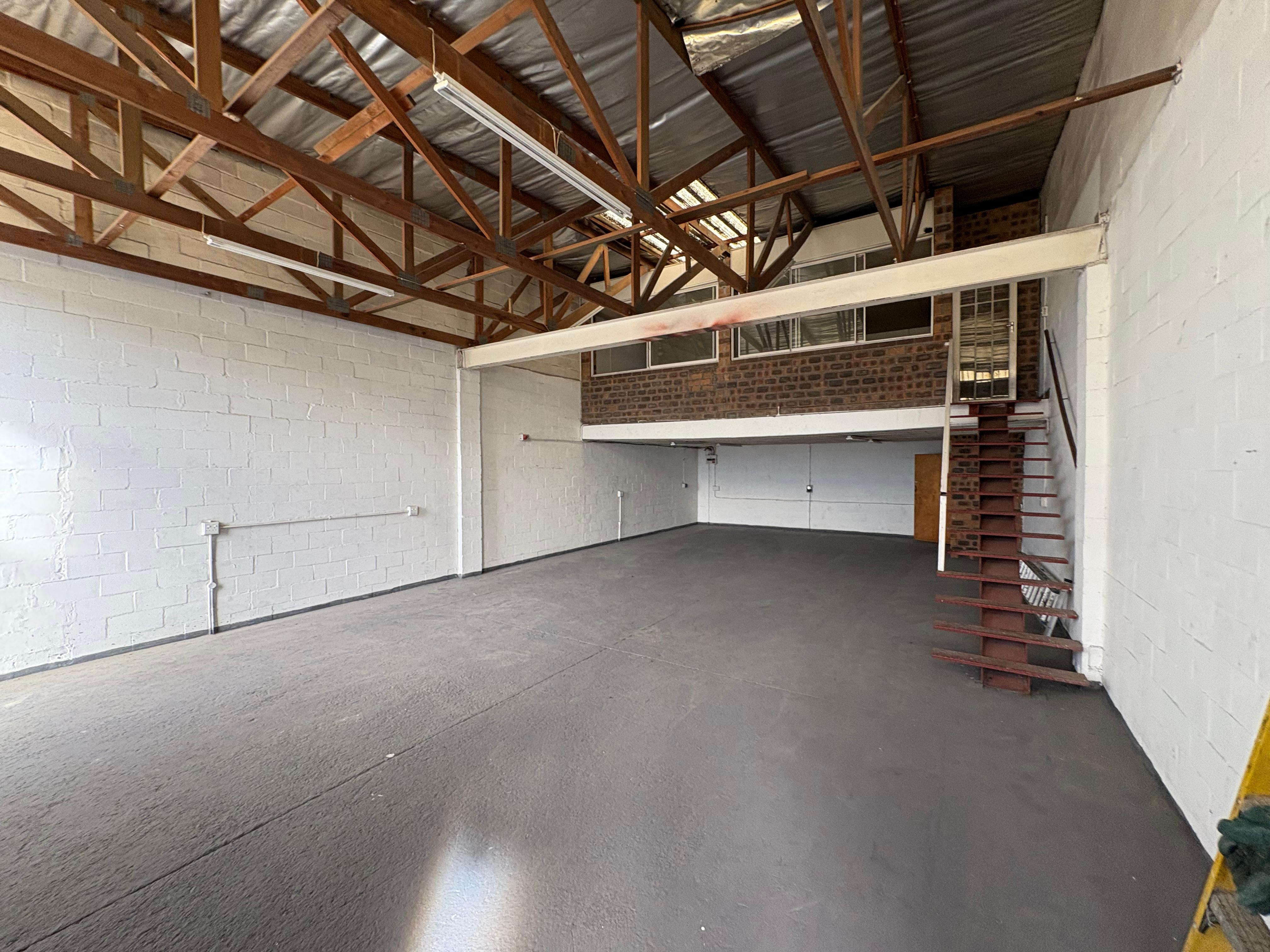 STELLA ROAD | WAREHOUSE TO RENT | MONTAGUE GARDENS | 165m²