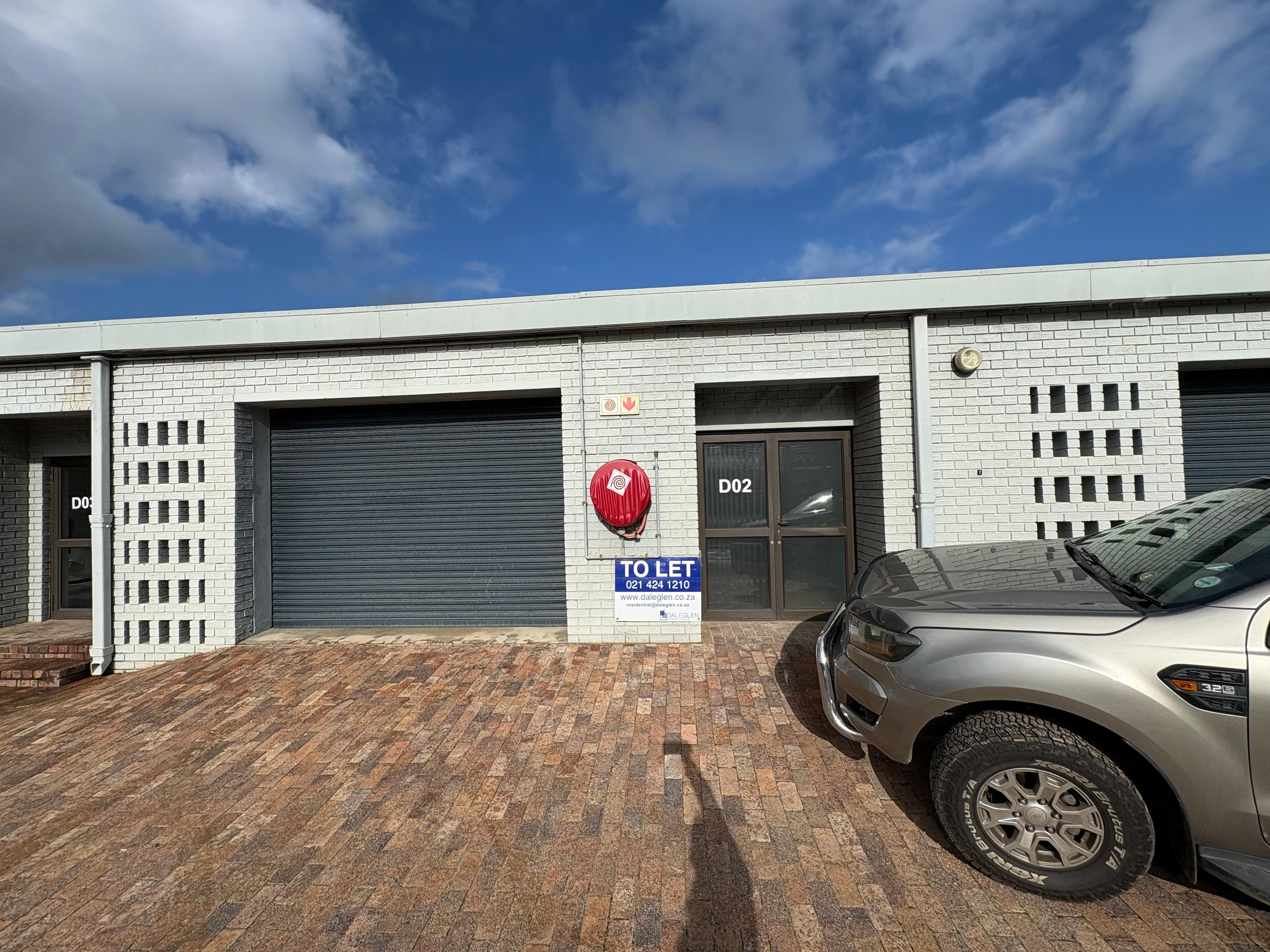 SCHOOL STREET | WAREHOUSE TO RENT | MONTAGUE GARDENS | 105m²