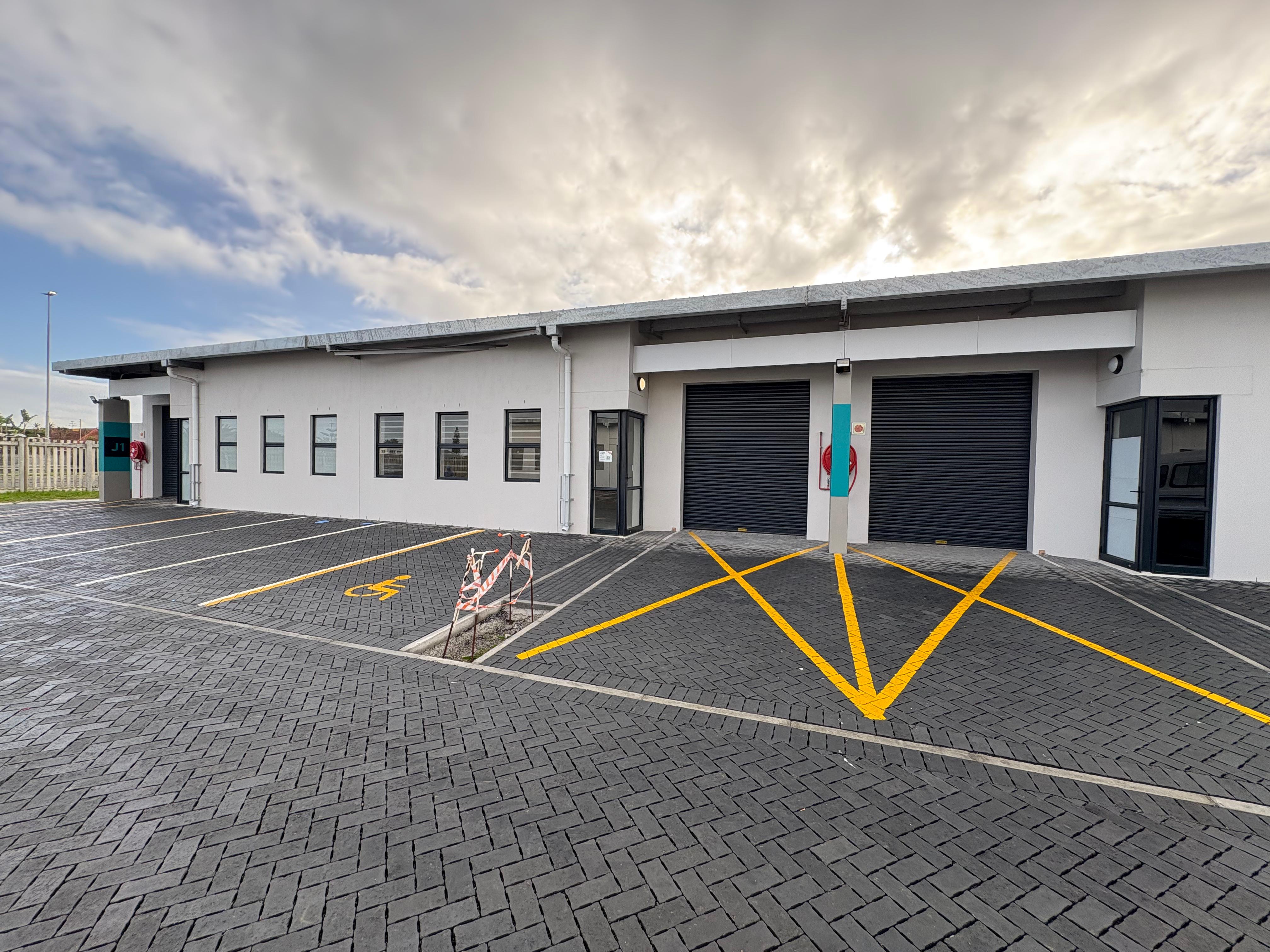 SCHOOL STREET | WAREHOUSE TO RENT | MONTAGUE GARDENS | 158m²