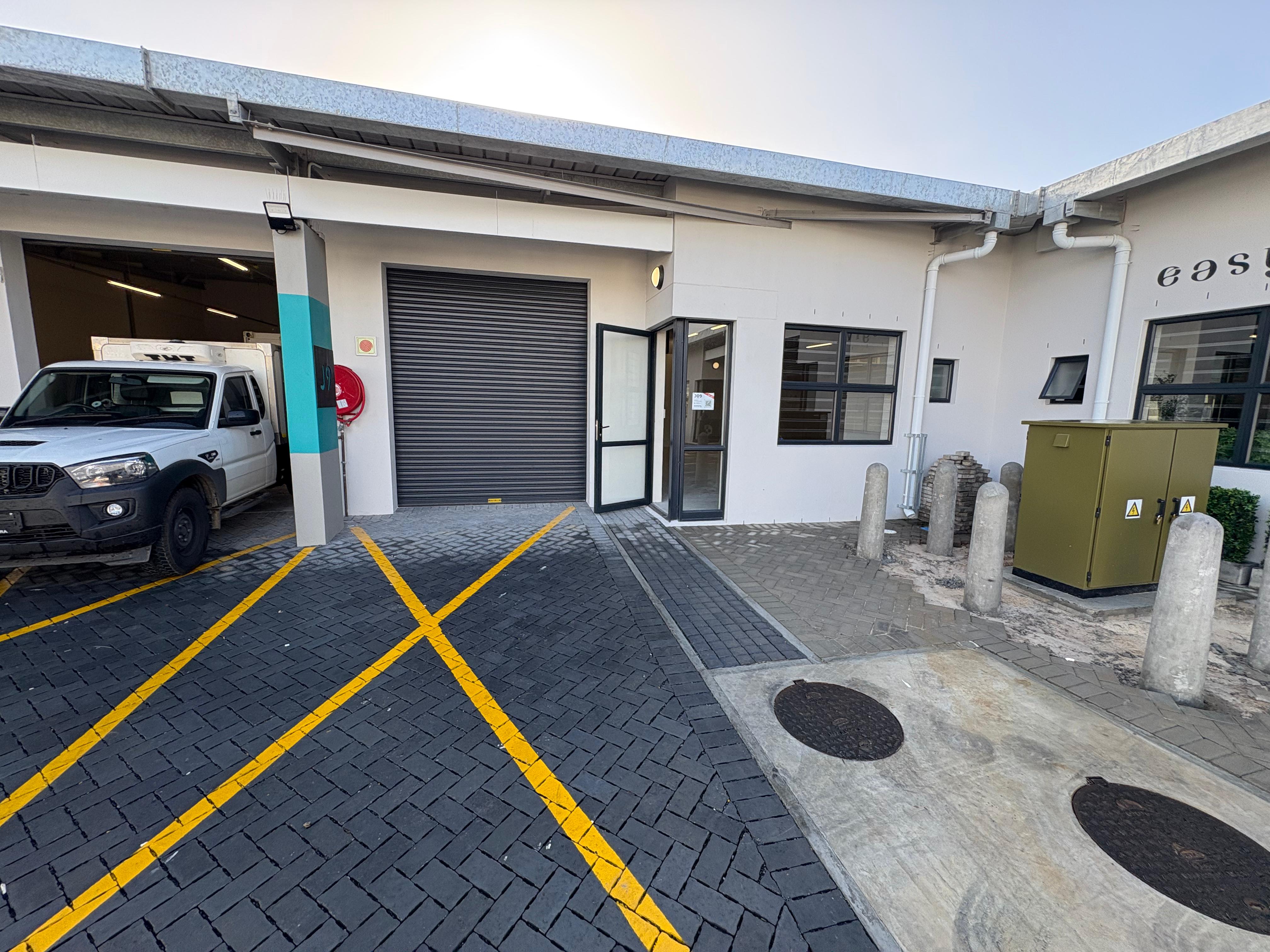 SCHOOL STREET | WAREHOUSE TO RENT | MONTAGUE GARDENS | 256m²
