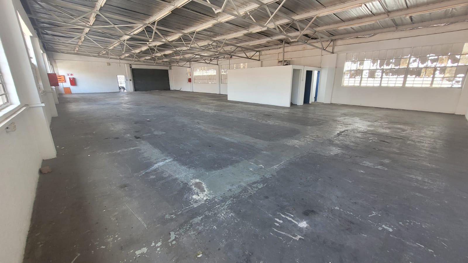 390sqm Industrial Unit TO LET in Chatsworth