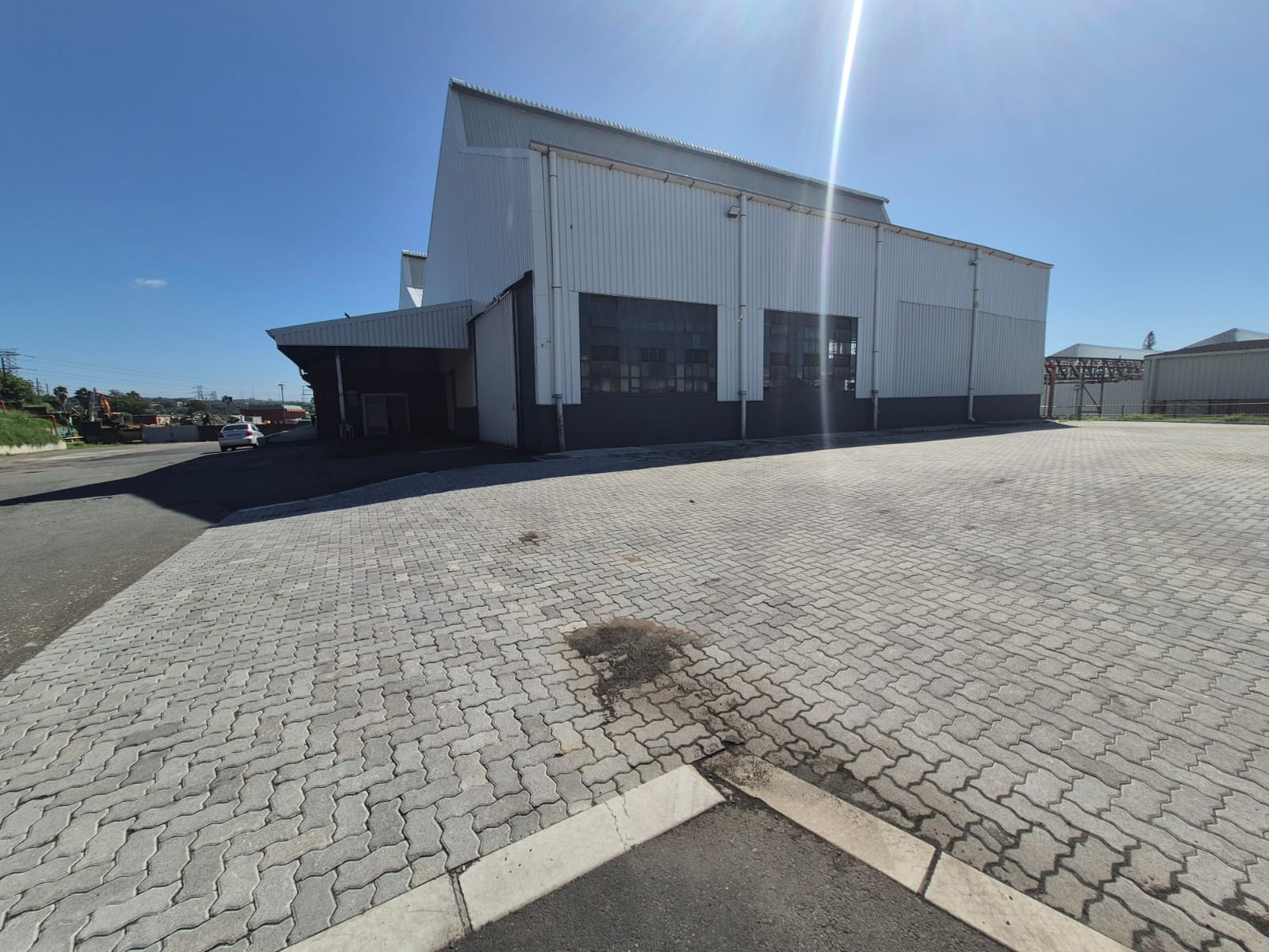 Spacious 1,600m² Warehouse with Overhead Crane and 24-Hour Security in Mobeni for Rent