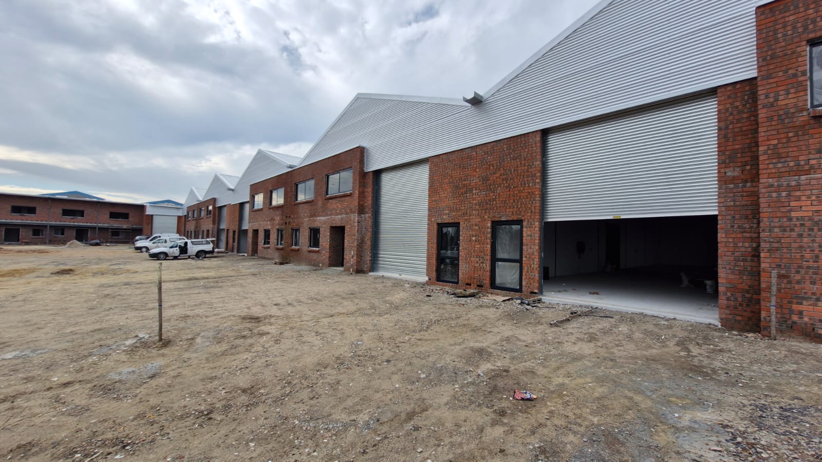 BLAAUWBERG BUSINESS PARK | INDUSTRIAL WAREHOUSE TO LET | KILLARNEY GARDENS | 523m²