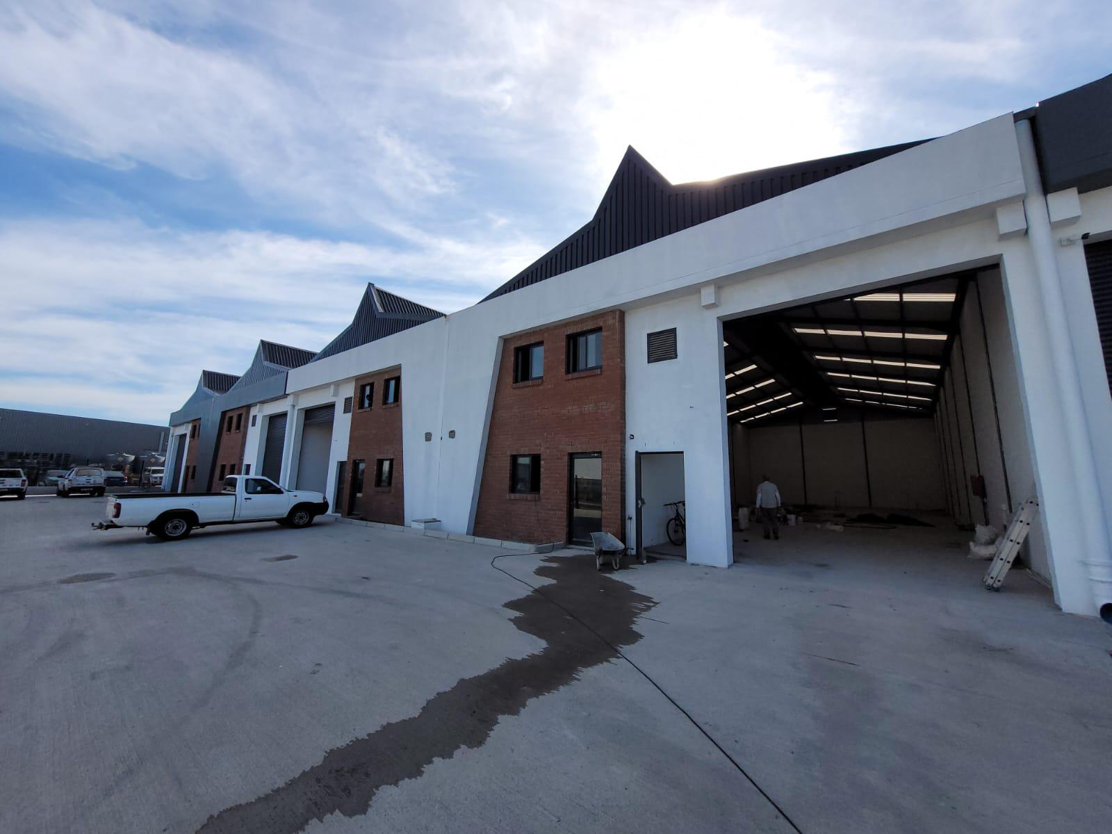 840SQM WAREHOUSE AVAILABLE TO LET WITH LINK ACCESS AND PRE PAID ELECTRICITY TO LET IN RIVERGATE