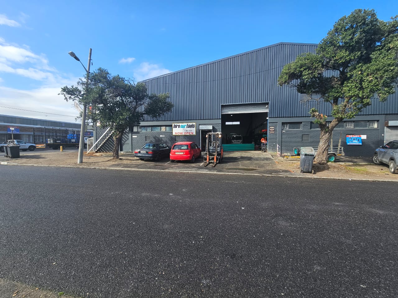 SECTION STREET | WAREHOUSE TO LET | PAARDEN EILAND | 365m²