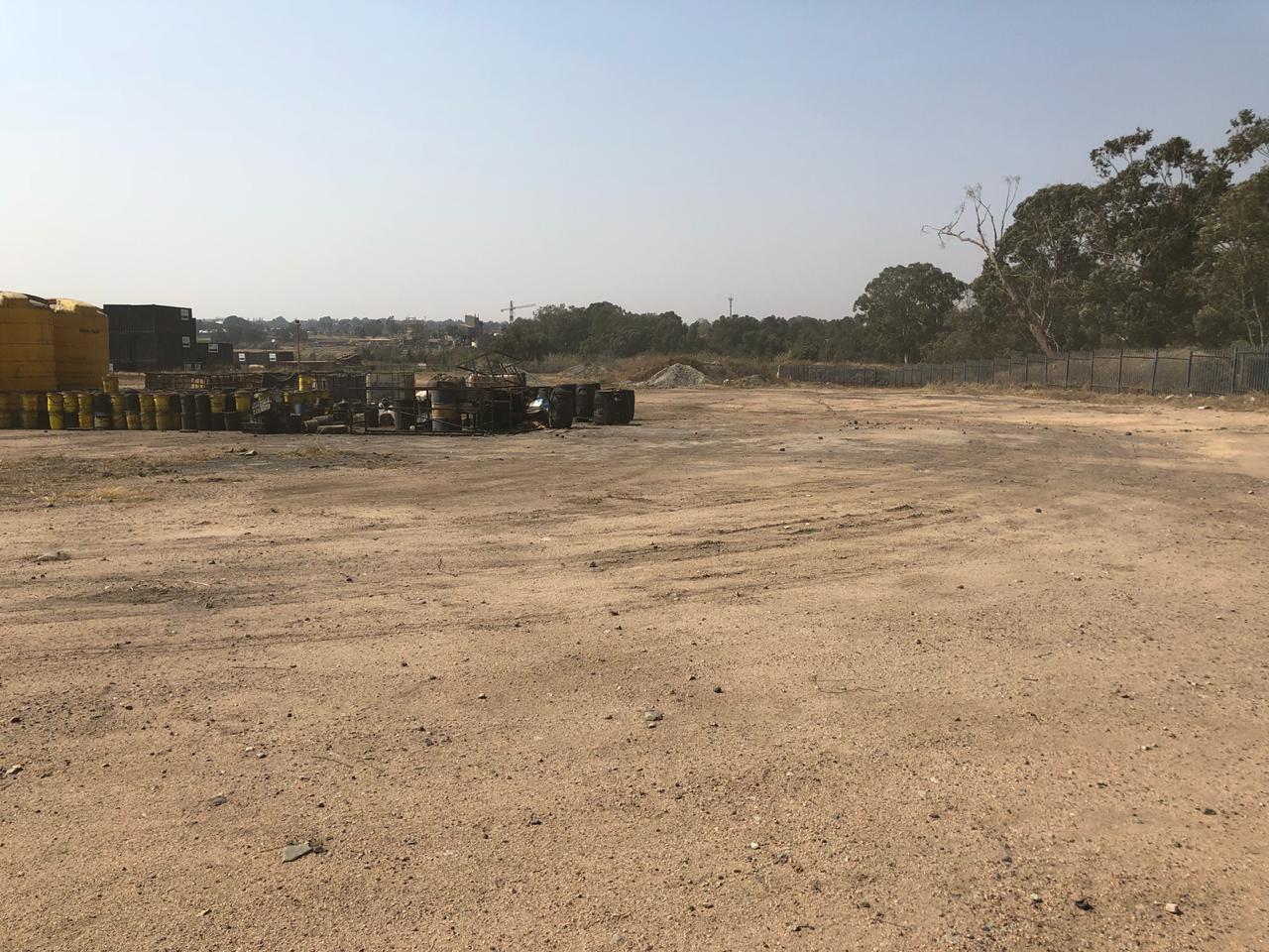 LAND TO LET IN KNIGHTS