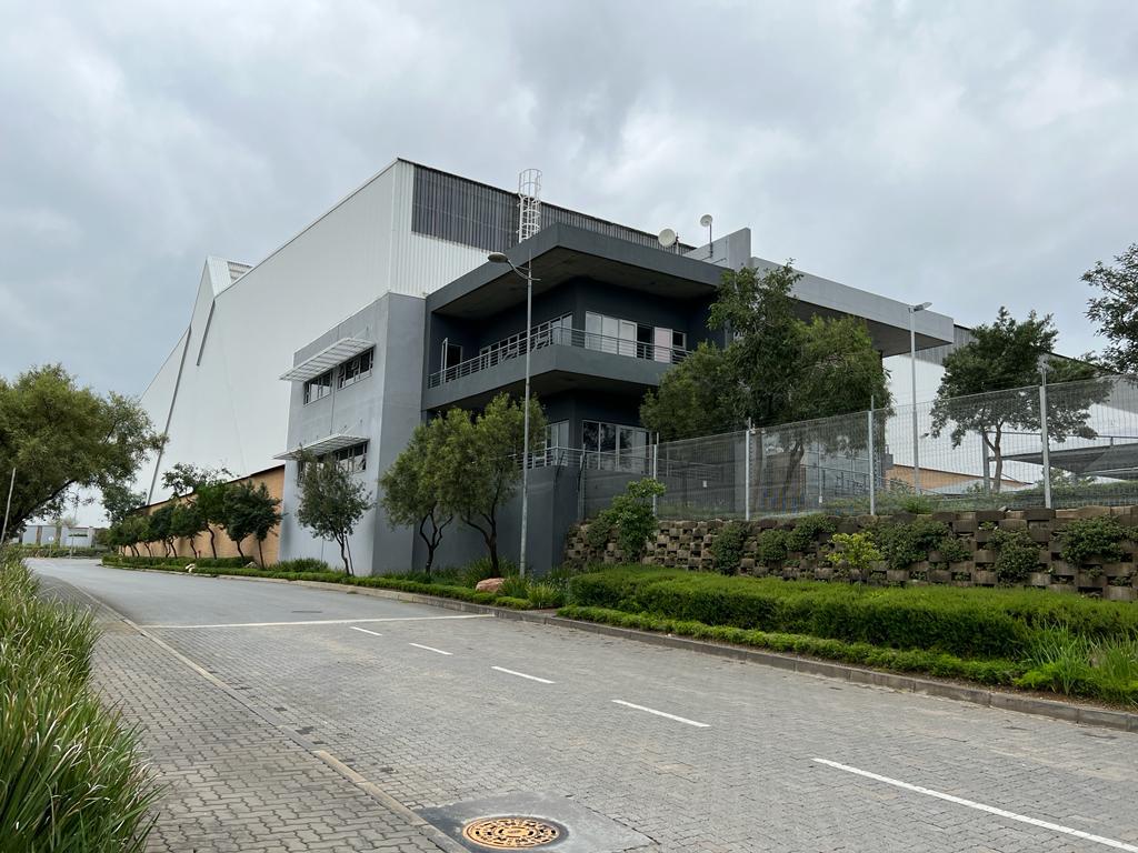 A grade industrial facility with highway exposure available for rent in Gosforth Park